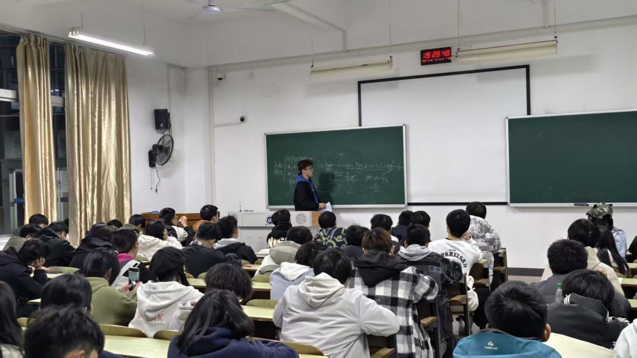 以经验之光照亮前行之路——我院学风建设月系列学科经验分享会圆满落幕
